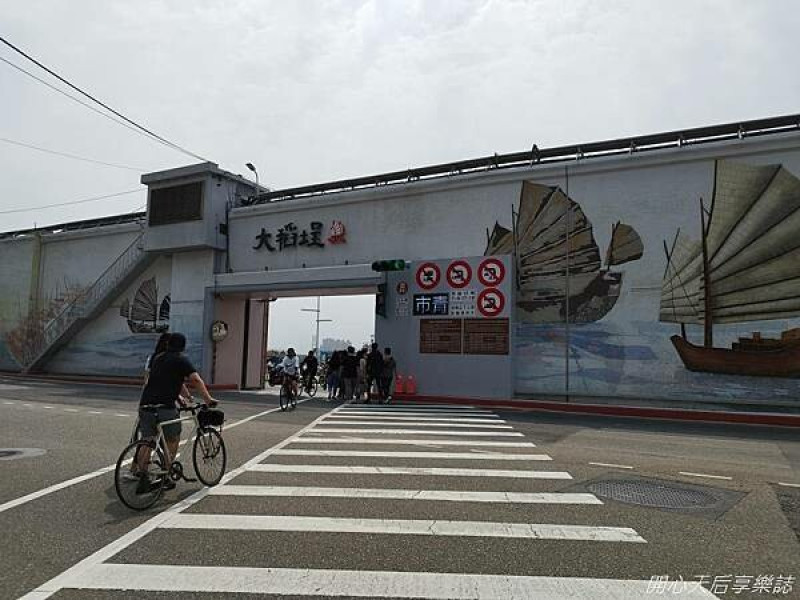 台北親子自行車道｜大稻埕-淡水河右岸自行車道-新店溪河濱自行車道-古亭河濱公園｜綠地多、賞鳥、看花海，