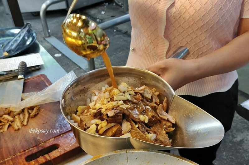 吃了會上癮 ！冷滷味只要10元起，淋上祖傳滷汁、辣醬跟本不讓人瘦｜秘醬滷味板橋店