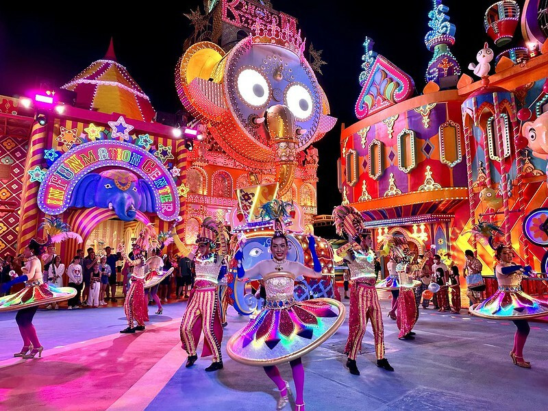 【亞洲，泰國，普吉島】普吉島魔法嘉年華樂園(夢幻嘉年華/Carnival Magic/ คาร์นิวัลเมจิก），全球獨一的泰國嘉年華主題樂園，除了浮誇，還是浮誇！！（普吉島新景點）