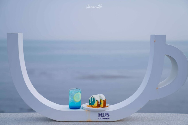 【韓國釜山｜美食】H.US Coffee。青沙浦咖啡廳推薦，坐完膠囊列車後適合來這看海喝咖啡