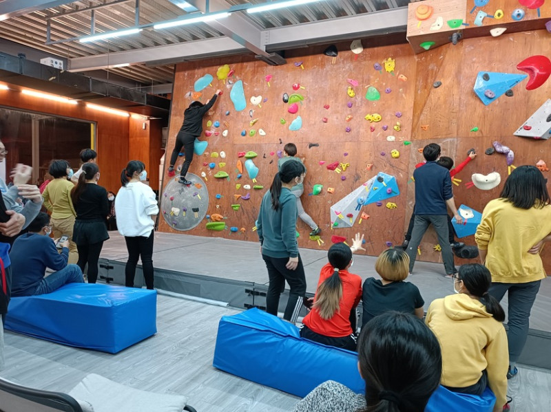 無經驗也可以攀岩？來挑戰吧！你做得到！