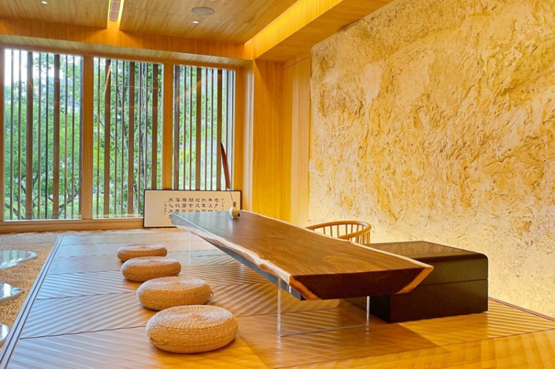 台中隱藏版茶藝館，品茗採預約制，全程由專業茶藝師服務，感受獨特的茶席文化