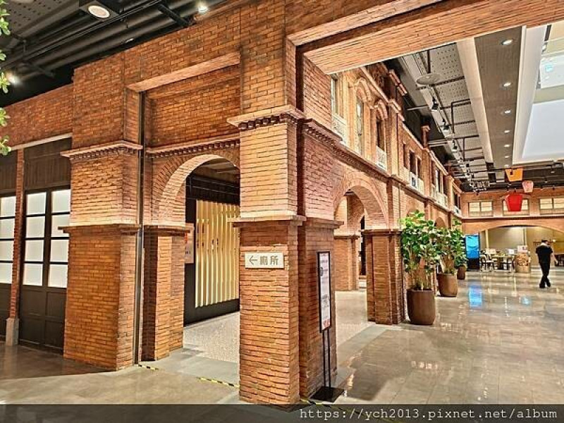 新竹竹北／遠百竹北／圓樓與老街打造出客家風情的百貨公司