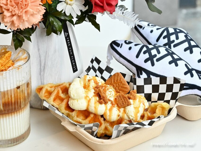 Fruit Rock搖滾水果&摸魚可頌｜台中文青小店，台中必吃可朗芙在這裡！還有美到不行的雪花冰～