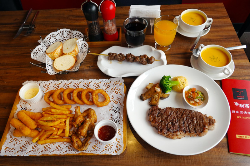 物超所值的信義區餐廳-六張犁站亨利客原味炭烤牛排，亨利客頂級牛排就愛大口吃88折、壽星生日優惠