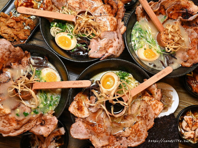 拉麵猿吉｜台中客製化拉麵，湯頭、口味、麵條、配菜自己搭，免費加麵無限次，每天還有驚喜小活動～