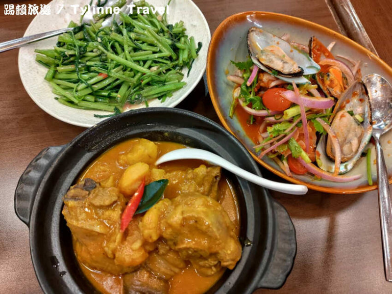 【永和美食】饗泰多泰式餐廳，超厚月亮蝦餅濃郁咖哩軟殼蟹 | 推薦必點泰國料理 | 比漾廣場美食