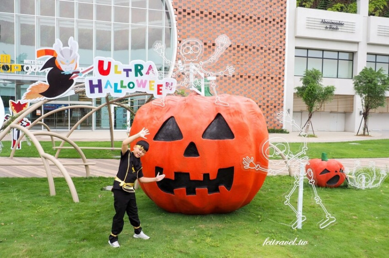 台南親子景點｜♥台南三井OUTLET♥ 2023台南一日遊推薦,超人力霸王來啦!!超可愛萬聖節造景這裡拍