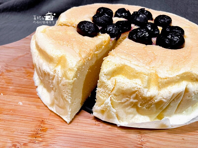 烘焙筆記│古早味布丁蛋糕，軟綿細緻會搖晃的蛋糕，好吃不死甜