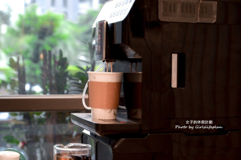 比飯店的床還要好睡，台灣製作10年安心保固享120天試躺並免費送貨到府，現場還提供專業咖啡超優秀