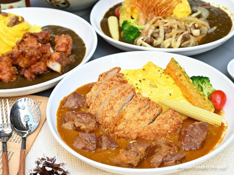 小轆 呷飯的所在｜台中逢甲商圈新開咖哩專賣店，好吃咖哩飯推薦，兩種咖哩醬任意搭，憑學生證或自備容器再折五元