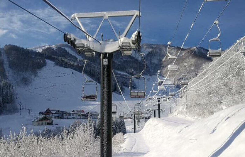 日本滑雪去哪裡？越後湯澤滑雪自由行，雪場.教練.雪具租借