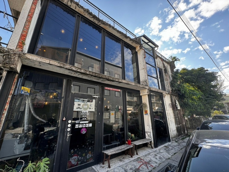 台南早午餐推薦【CREMA CAFE葵瑪咖啡】老宅裡的獨特早午餐│蘇格蘭炸蛋三明治(限量)/紅酒肉醬軟法起司盅│自家烘焙咖啡香醇順口