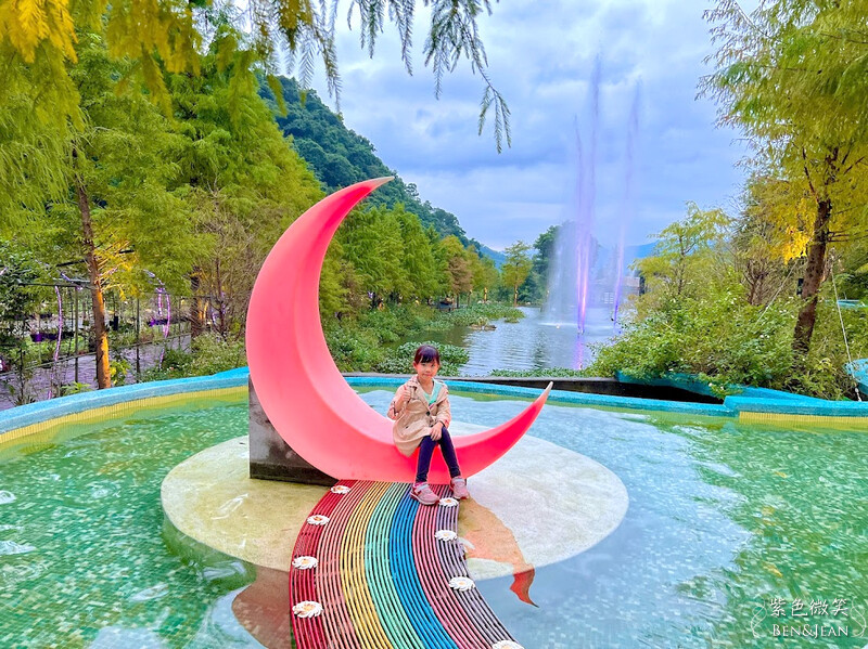 宜蘭縣員山鄉員山【水之定莊園】網美下午茶 彩虹弦月 網紅泡泡屋 鳳梨戲水池 龍蝦牛排美味鱘龍魚排好好吃，一泊三食露墅