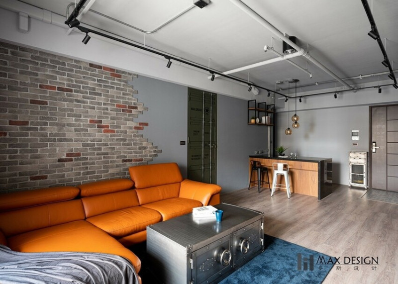 台中室內設計推薦【麥斯設計室內裝修】我的新家，我的個性│LOFT美式復古工業風裝潢│打造充滿個性的家│特製貨櫃屋鐵房門