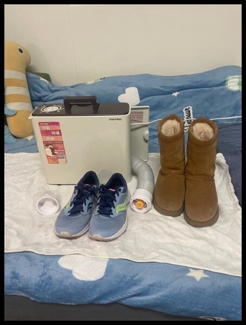 【烘乾乾燥機/居家必備好物推薦】【MATRIC 松木】 MG-BM4501直/臥 兩用布團乾燥機;直臥兩用,一機有著烘衣、烘被、烘鞋、除蟎功能  輕巧移動與收納都方便,最適台灣潮濕氣候，一年四季皆好用