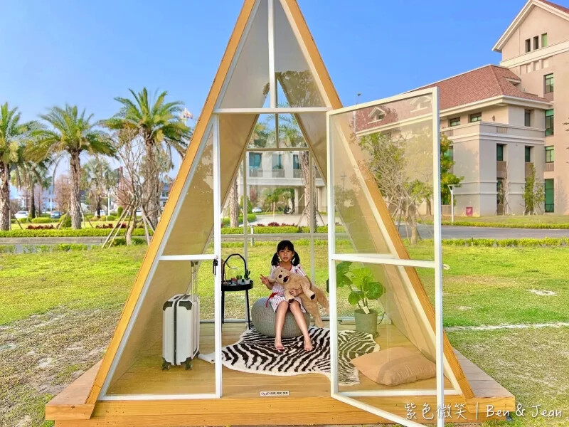 台南市歸仁區萬國通路創意觀光工廠》免門票行李箱觀光工廠，豪華遊艇、DIY彩繪行李箱、行動體驗館、走進世界光廊互動拍