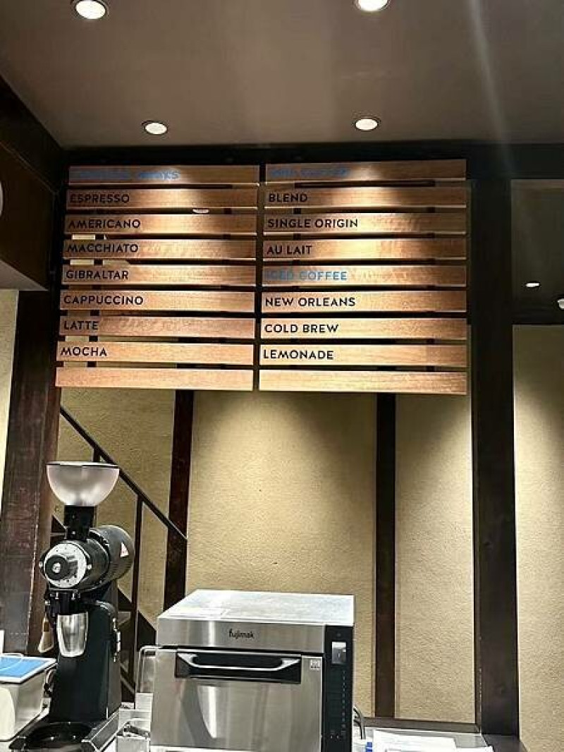 日本日本旅遊必喝/藍瓶咖啡京都六角店/這次旅遊必喝的咖啡，藍瓶咖啡真的很好喝，去日本京都旅遊一定要去喝