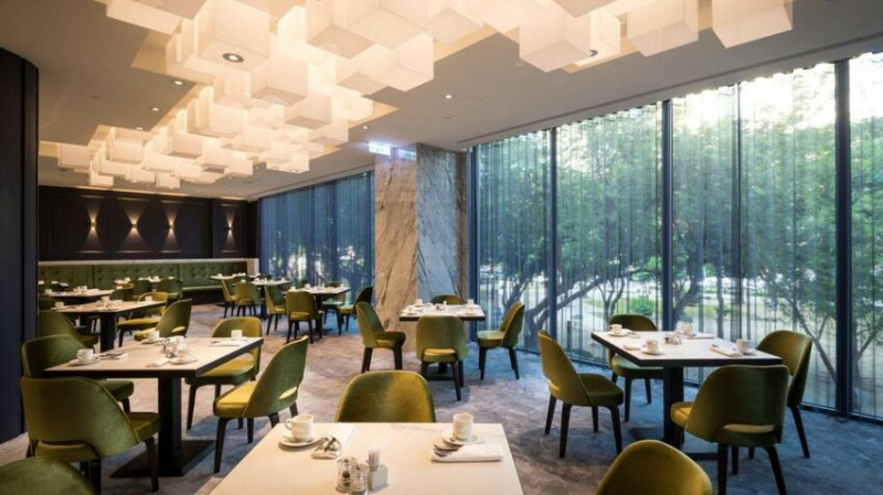 高雄市鼓山區【2024高雄演唱會場館周邊飯店精選】高評價酒店、特色旅館，近高雄巨蛋、世運、駁二，追星、聽團族必看！