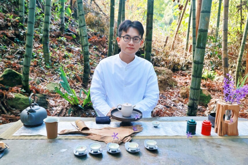 嘉義縣梅山鄉嘉義瑞里竹林茶席體驗｜瑞里茶叄代體驗茶事教學、茶席體驗，夢幻竹林綠色隧道很幽靜！(茗園茶葉民宿)