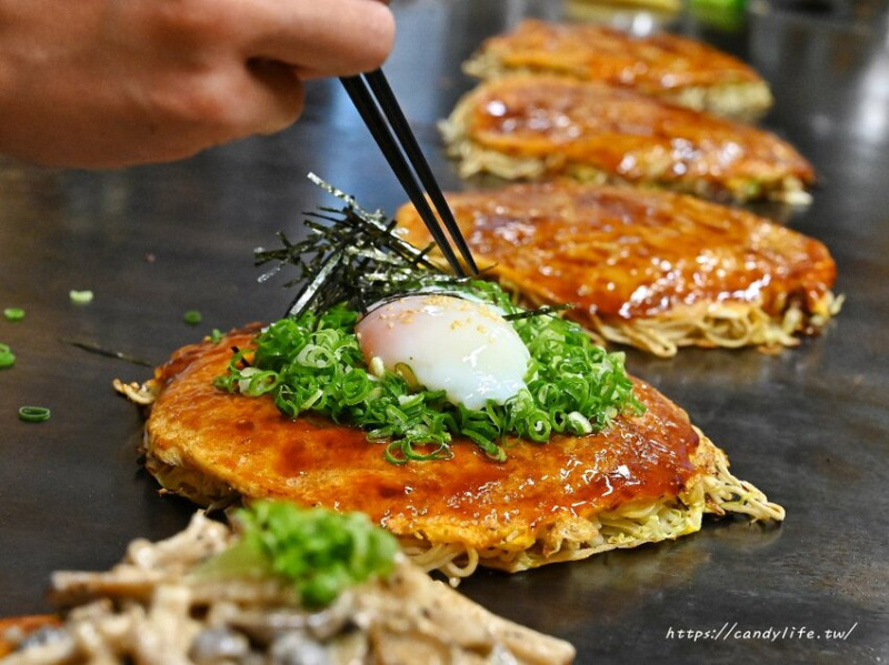 台中市東區友鐵廣島燒專門店｜不必飛日本，台中也吃得到道地廣島燒，份量超大，吃完飽兩餐，每天生意都超好！