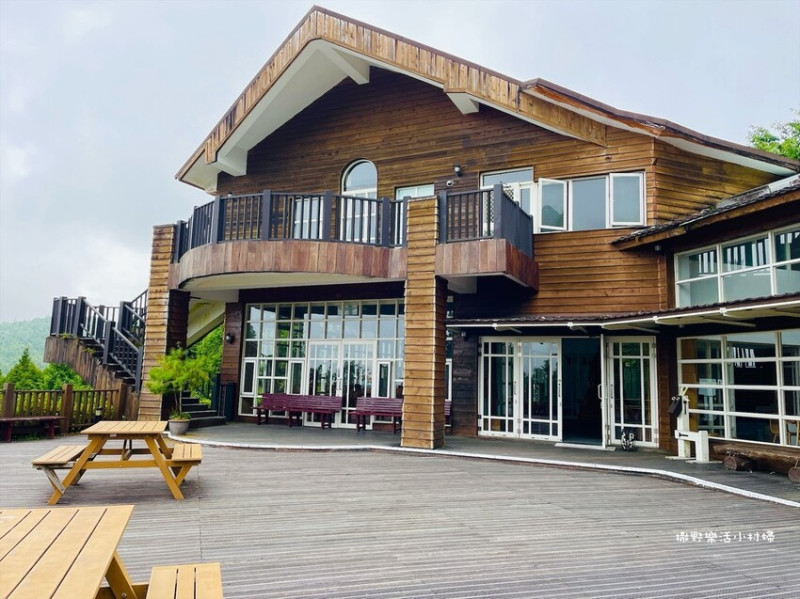 宜蘭縣大同鄉太平山【翠峰山屋】造訪翠峰湖及台灣山毛櫸的最佳休憩點，景色優美空氣絕佳，也是太平山最高的住宿區｜宜蘭景點