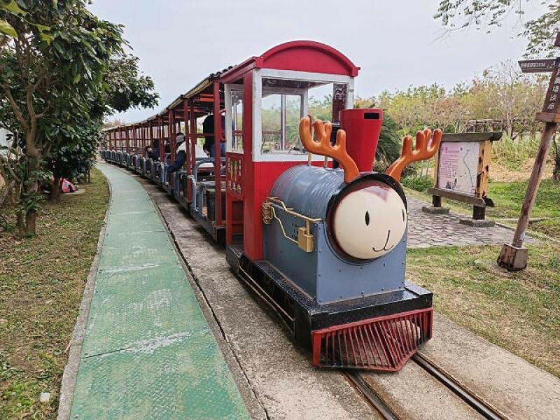 新竹市北區槺榔驛古輕便車道 | 新竹親子景點．搭乘超可愛麋鹿小火車．充滿懷舊氣息的農村鐵道之旅