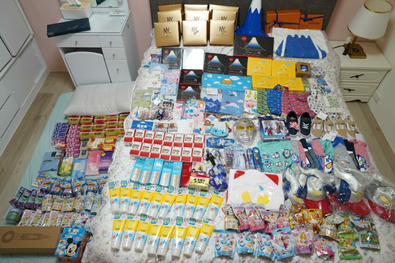 日本【日本東京│購物】2024年東京河口湖必買紀念品及伴手禮。富士山周邊商品、晴空塔、NY伴手禮購買地點公開分