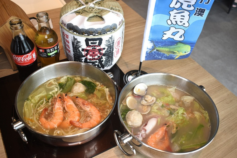 宜蘭員山商業午餐推薦 | 星の鍋 獲「台灣魚漿王名攤認證」富哥飛虎魚丸所開的火鍋店 小卷魚丸米粉鍋 只要NT$150