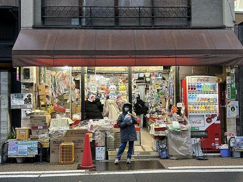日本【京都購物】船はし屋～日幣10元起的懷舊零食餅乾玩具店，在京都找回童年記憶。