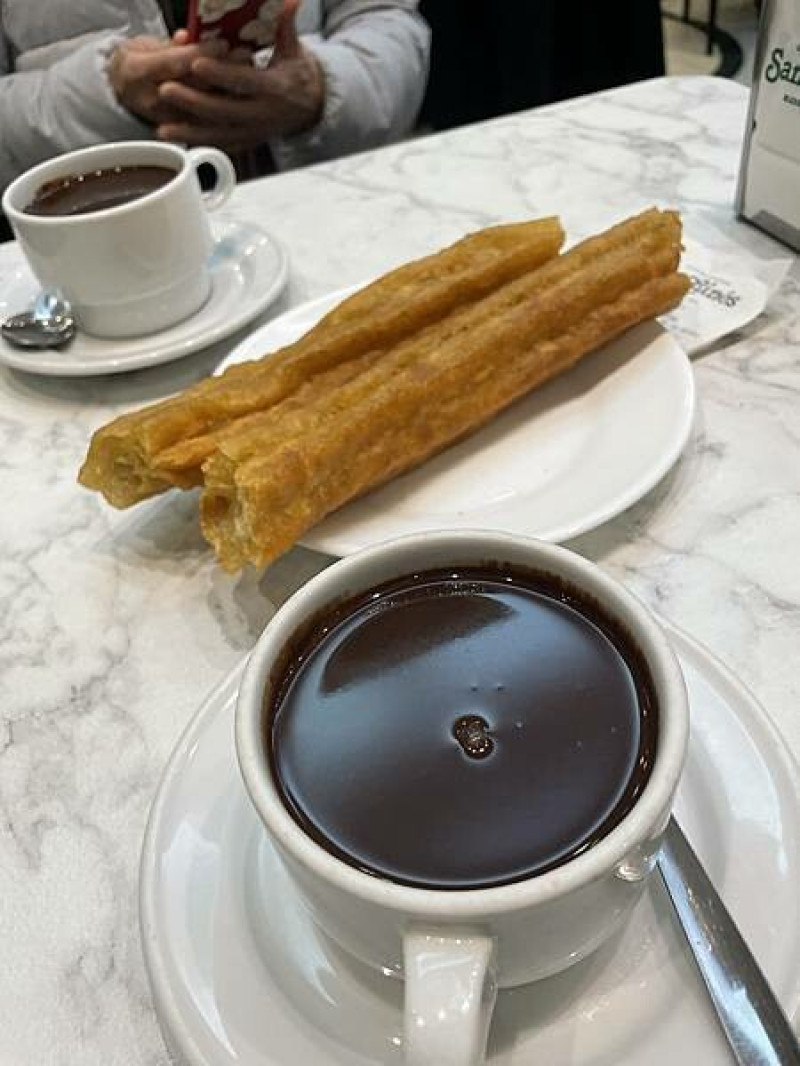 西班牙2024西班牙自由行-百年巧克力吉拿棒名店-Chocolateria San Gines