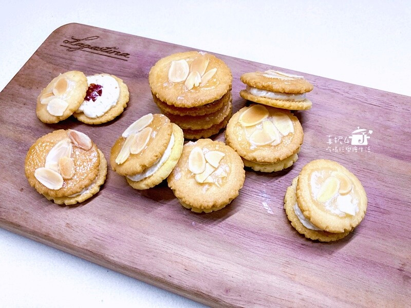 烘焙筆記│牛番茄夾心酥餅，清爽奶油和酸甜果乾夾餡讓口感大升級