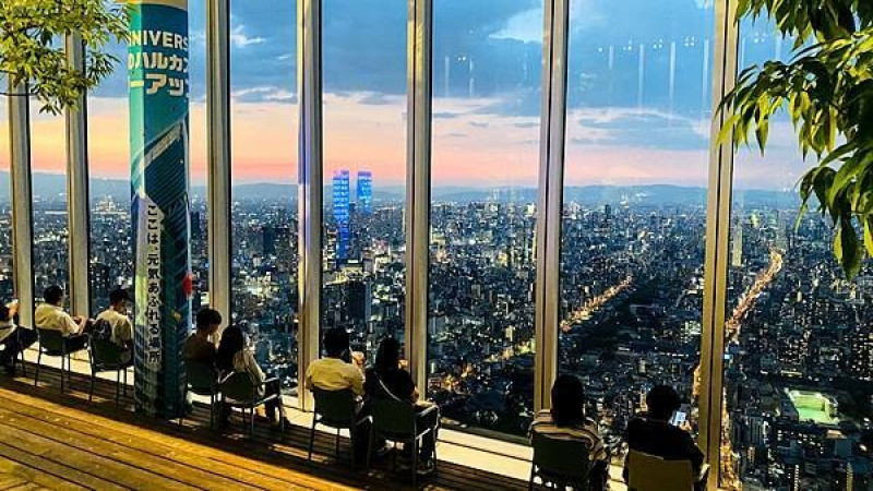 大阪平價高空景觀餐廳|58樓天空花園咖啡廳|阿倍野HARUKAS300展望台|漫步在雲端360度欣賞大阪絕美城巿天際壯闊之美|16樓露天花園免費參觀|大阪必去景點