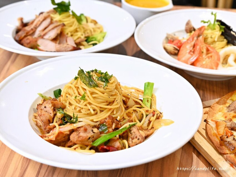 台中市西區夏帕義大利麵忠明店｜將義式料理結合台式美味的人氣義大利麵新開分店，網美叢林風裝潢，親子友善餐廳推薦