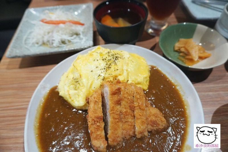 台北市士林區日式炸豬排。來自日本，在台經營30多年，記憶中的好味道──豚之家（原知多家）