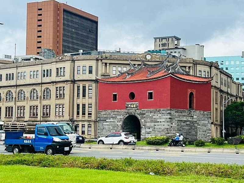 台北捷運站北門站半日遊：北門承恩門。撫臺洋樓石頭厝市定古蹟