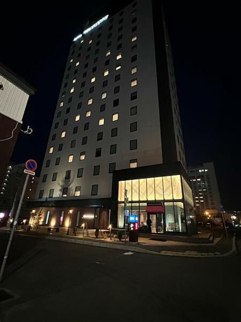 北海道函館東急STAY（Tokyustay Hakodate Asaichi Akarinoyu）。走出車站就抵達。毗鄰函館朝市。地理位置超便捷（日本東北函館白老自由行ep07）