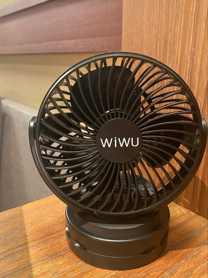 WiWU 多功能USB夾式涼風扇 二代｜辦公室、露營、追劇都能用