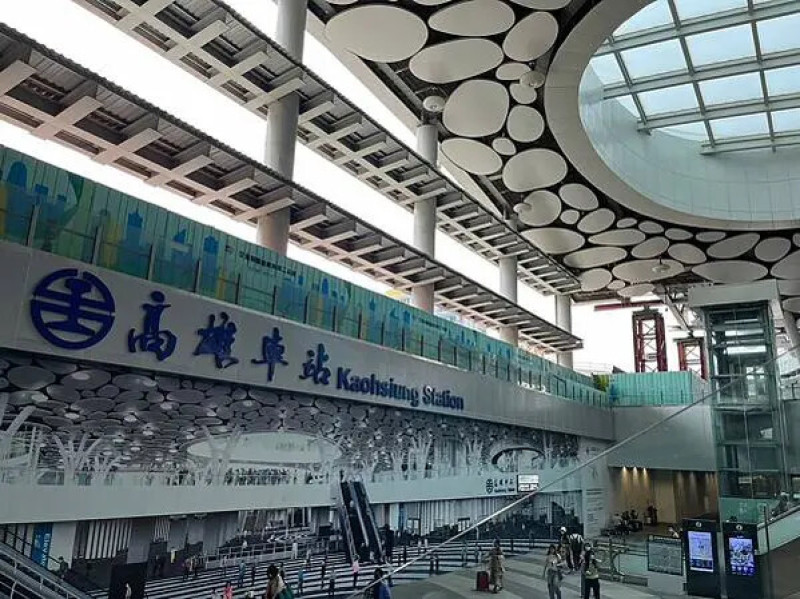 高雄火車+捷運+輕軌景點推薦_25大高雄景點懶人包