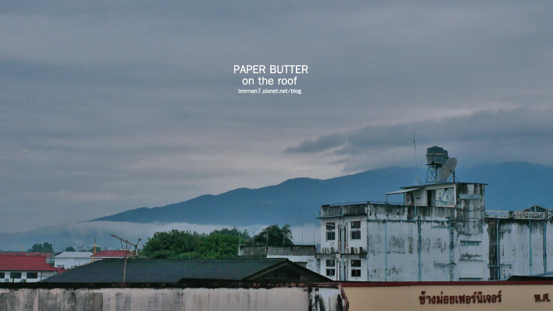 《泰國清邁自由行》Paper butter on the roof│在屋頂上看清邁夜景的美味漢堡店