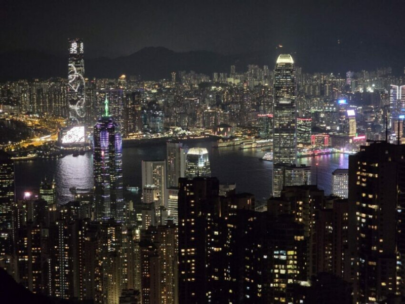 香港【香港夜景推薦】世界三大夜景之一！維港、太平山頂、中環摩天輪10個夜景好去處
