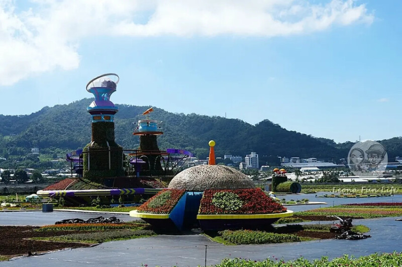 台中市新社區2024新社花海|太空花境7大主題花卉裝置藝術超好拍!臺中國際花毯節活動、交通、周邊景點、住宿資訊|台中活動