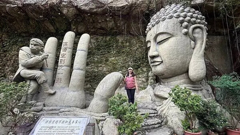 桃園免費景點龜山威天宮！全台唯一環保廟宇，最大關公像、金銀財寶隧道攻略。