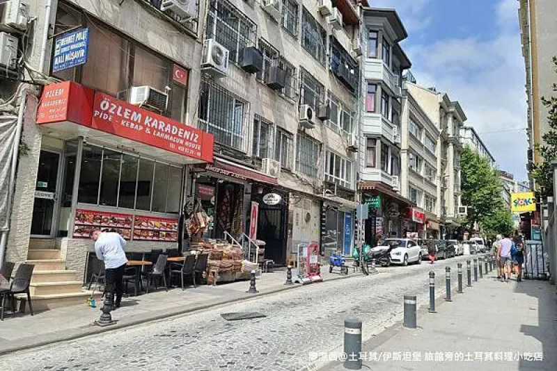 帶孩子自駕土耳其3【土耳其/伊斯坦堡】Sultanahmet NU Hotel巷口的土耳其料理餐廳-->Özlem Karadeniz Pide Kebap Salonu