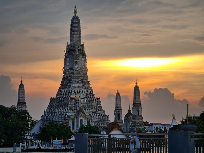 泰國第一次那麽近距離在昭披耶河用餐｜鄭王廟餐廳 Tha Arun