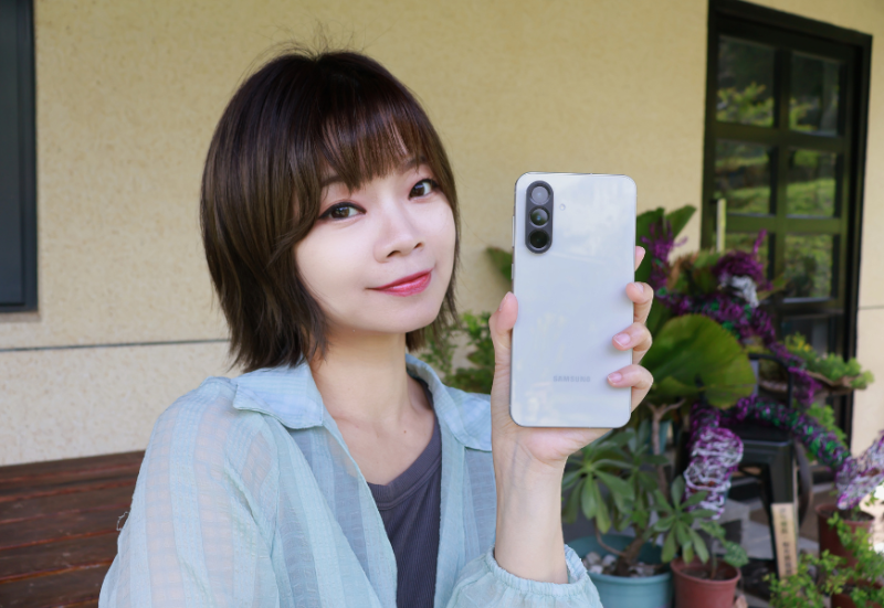 SAMSUNG Galaxy A56 5G超強神拍！自動剪片、AI表情、秒刪路人|開箱實拍分享