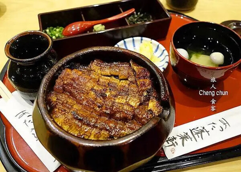日本名古屋鰻魚飯三吃【熱田蓬莱軒(松阪屋店)】必吃美食140年老字號 !