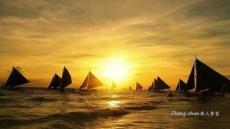 長灘島【帆船追夕陽】體驗，長灘島必玩水上活動。