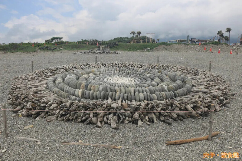 2025曼波新城太平洋國際疊石藝術季 夢境場景 海、石與人的藝術饗宴