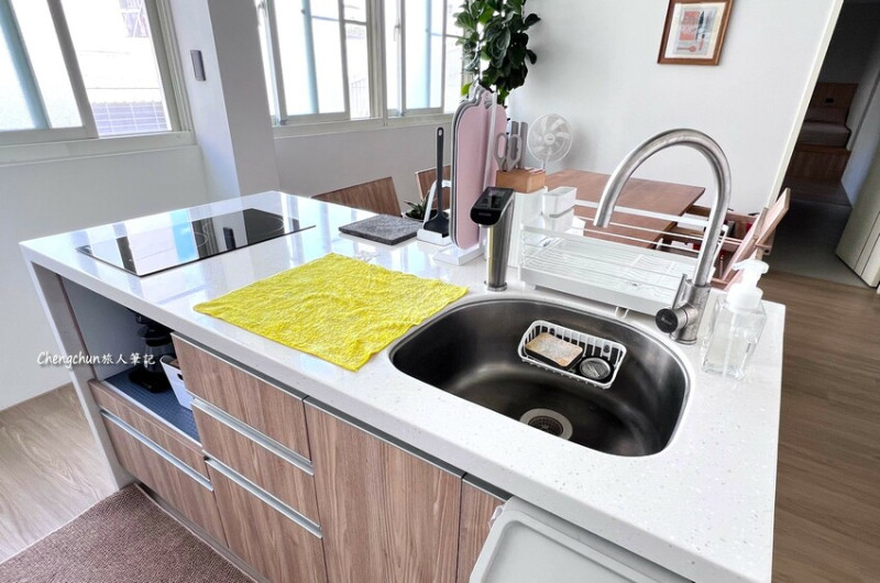 東港咖啡民宿【 BURABURA CAFE GUESTHOUSE】往返小琉球、鮪魚季住宿推薦